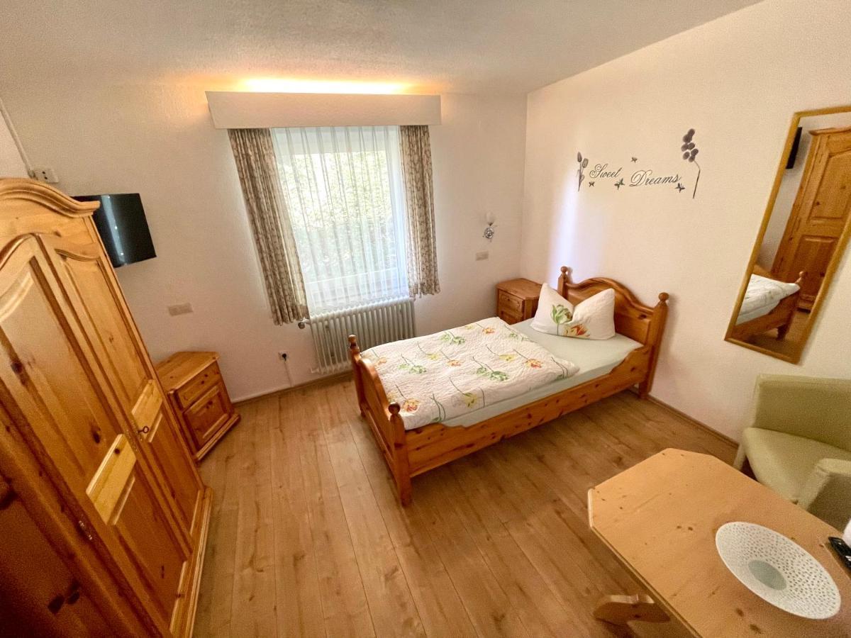 Hotel Charlott アイゼンバッハ エクステリア 写真
