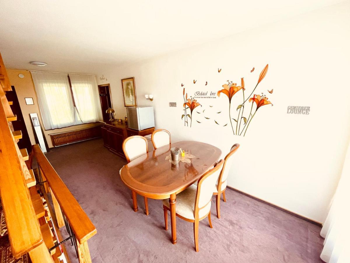 Hotel Charlott アイゼンバッハ エクステリア 写真