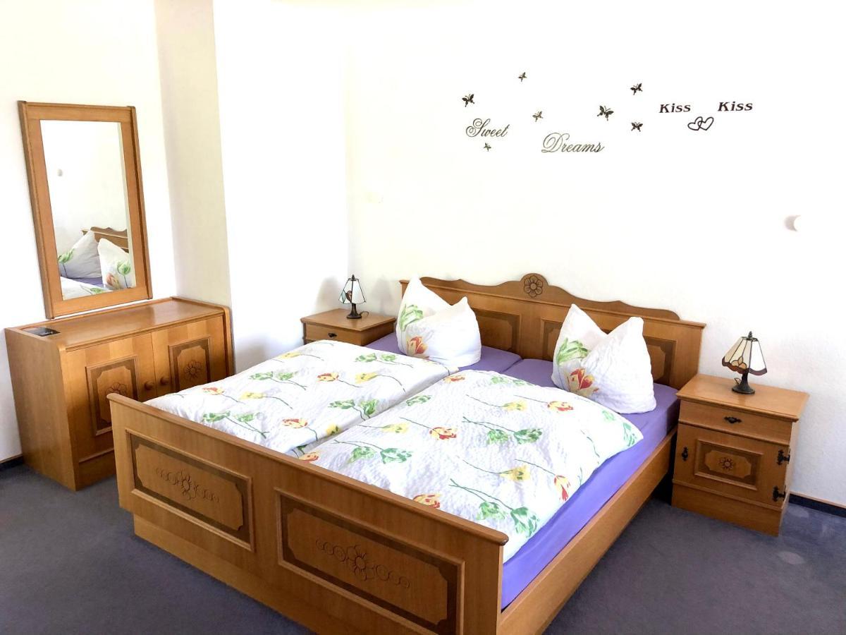 Hotel Charlott アイゼンバッハ エクステリア 写真